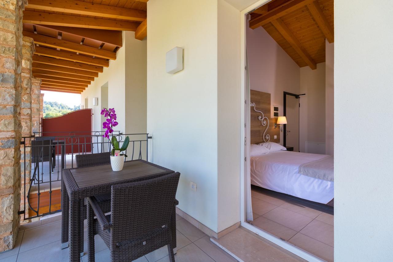 Agriturismo Corte Aurea Desenzano del Garda Eksteriør billede