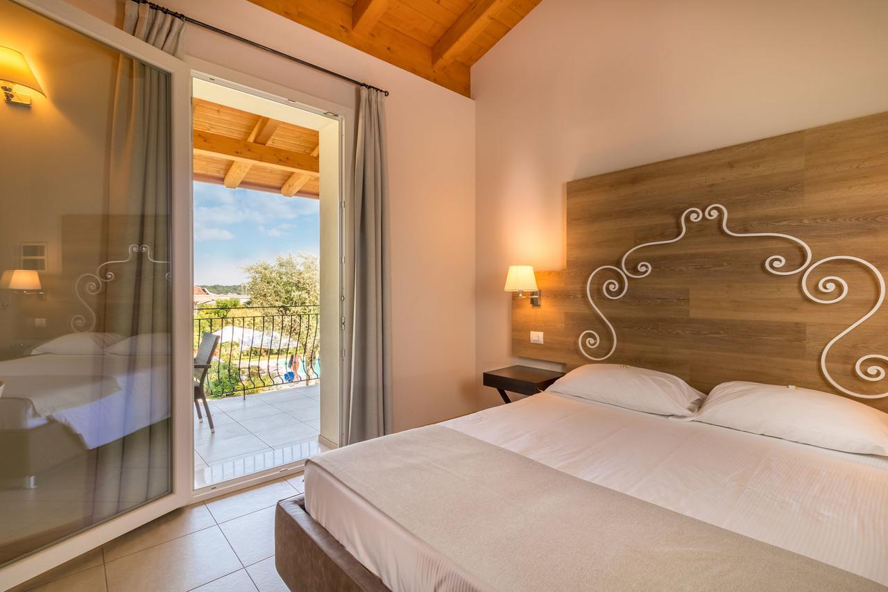 Agriturismo Corte Aurea Desenzano del Garda Eksteriør billede